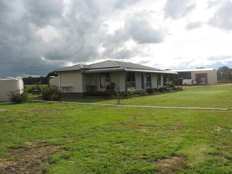 7375 Burley Griffin Way, Temora NSW 2666 - photo 2
