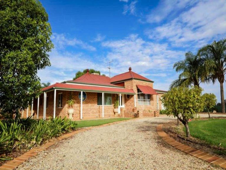 775 Dempsey Road, Leeton