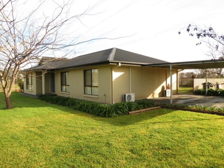 9 Brampton Street, Temora NSW 2666 - photo 16