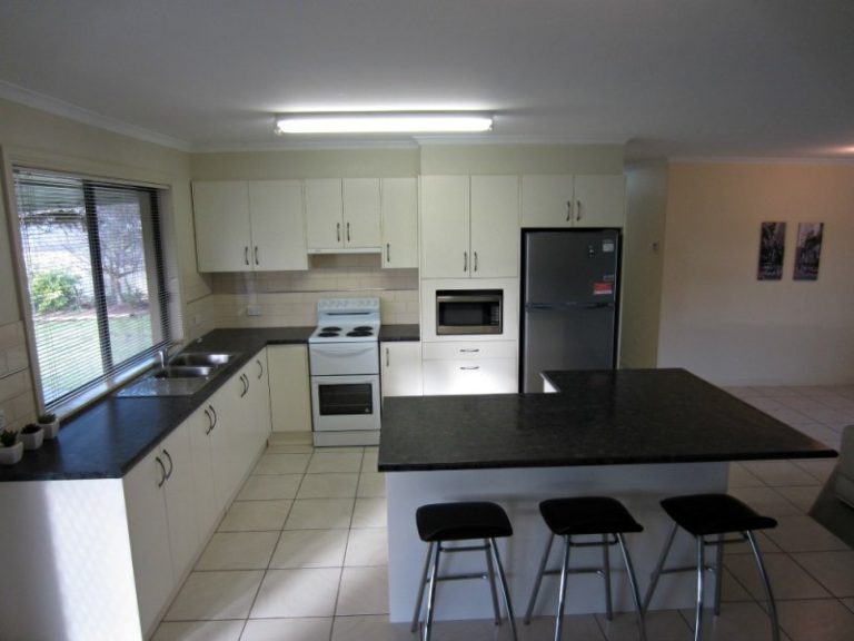 9 Brampton Street, Temora NSW 2666 - photo 6