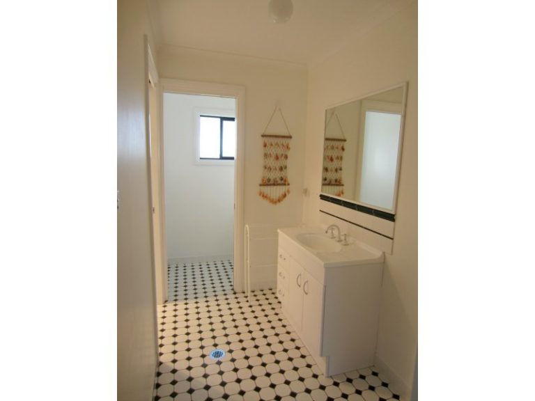 9 Brampton Street, Temora NSW 2666 - photo 8