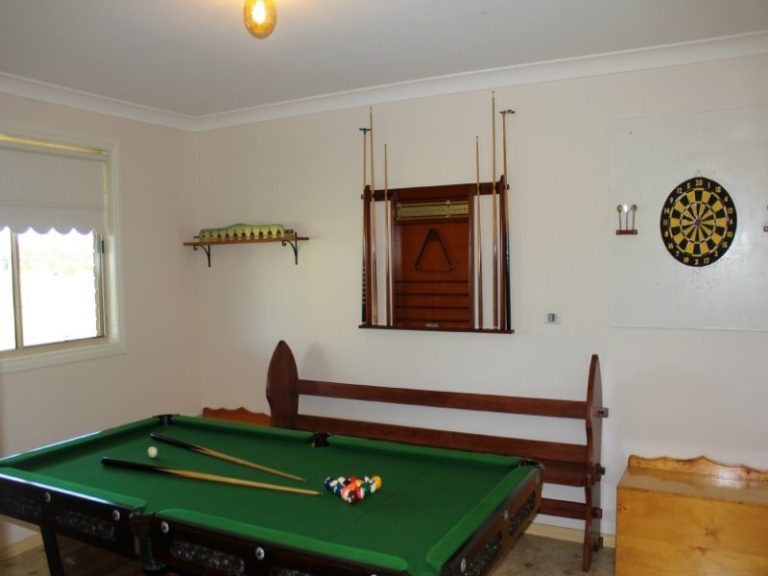 8 Evatt Street, Temora NSW 2666 - photo 11