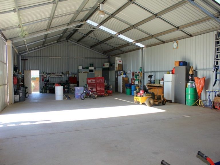 8 Evatt Street, Temora NSW 2666 - photo 17