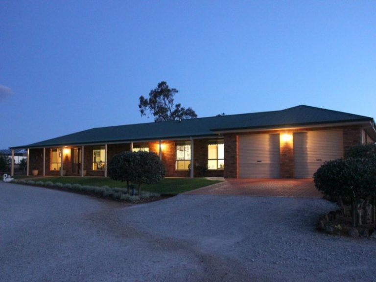 8 Evatt Street, Temora NSW 2666 - photo 20