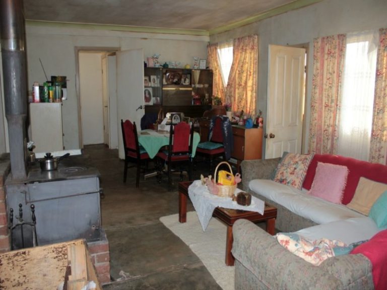 6410 Burley Griffin Way, Temora NSW 2666 - photo 12