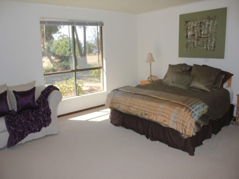 7591 Milvale Road, Temora NSW 2666 - photo 9