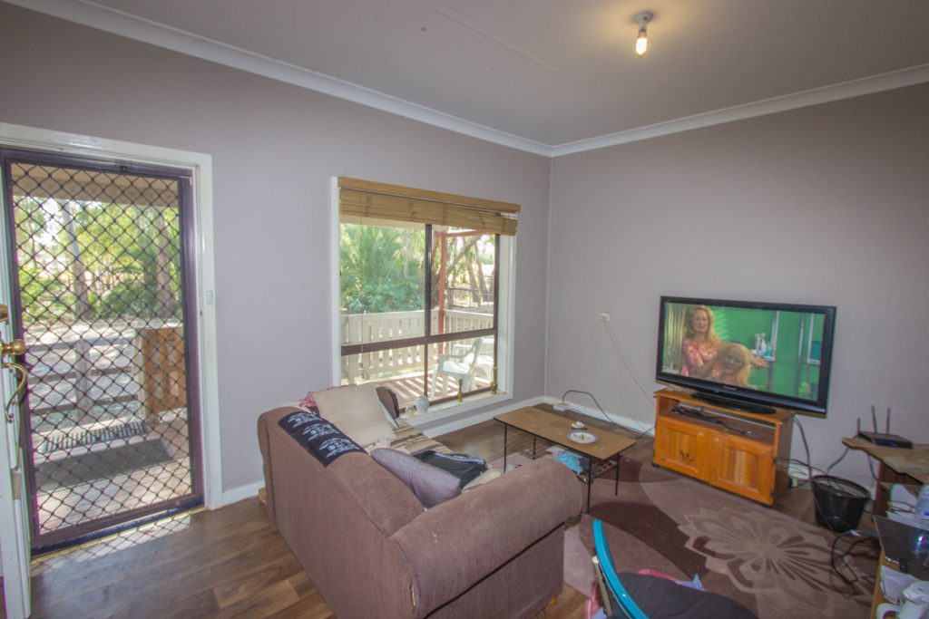 100 Oak Bank Street, Narrandera NSW 2700 - photo 3