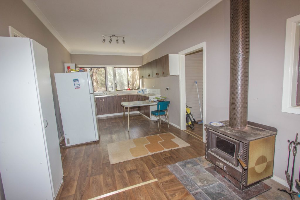100 Oak Bank Street, Narrandera NSW 2700 - photo 4