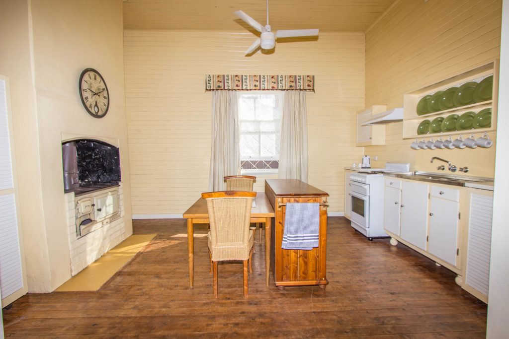 21 Arthur Street, Narrandera NSW 2700 - photo 4
