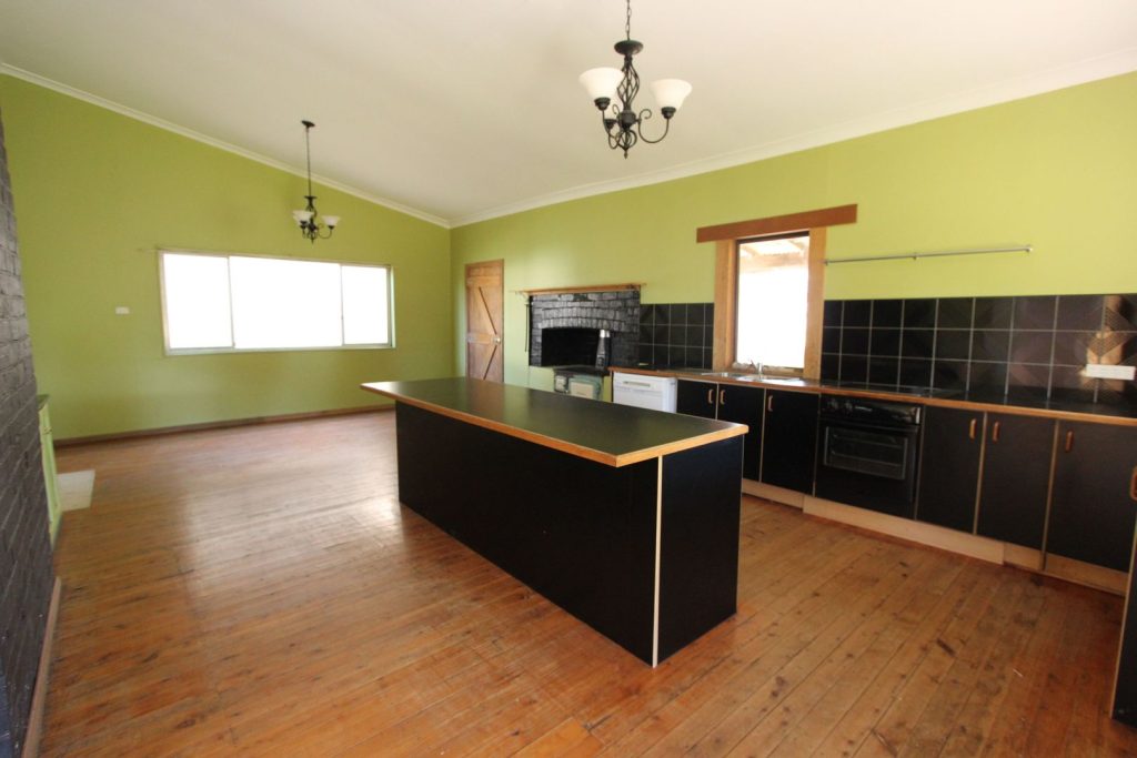 40-44 Robertson Street, Barmedman NSW 2668 - photo 6