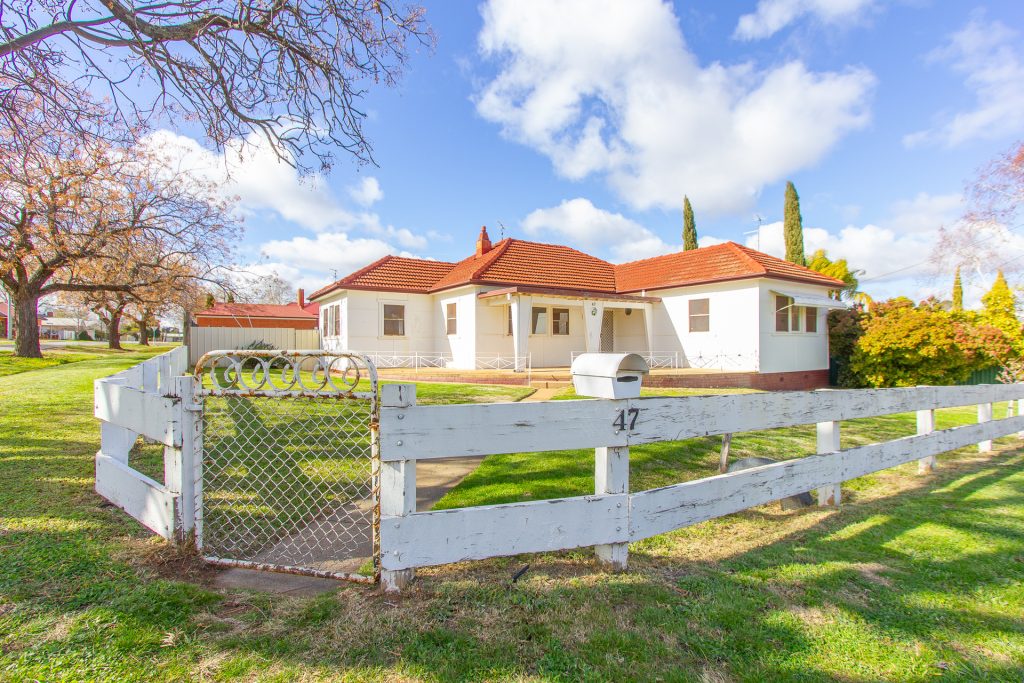 47 Willans Street, Narrandera NSW 2700 - photo 2