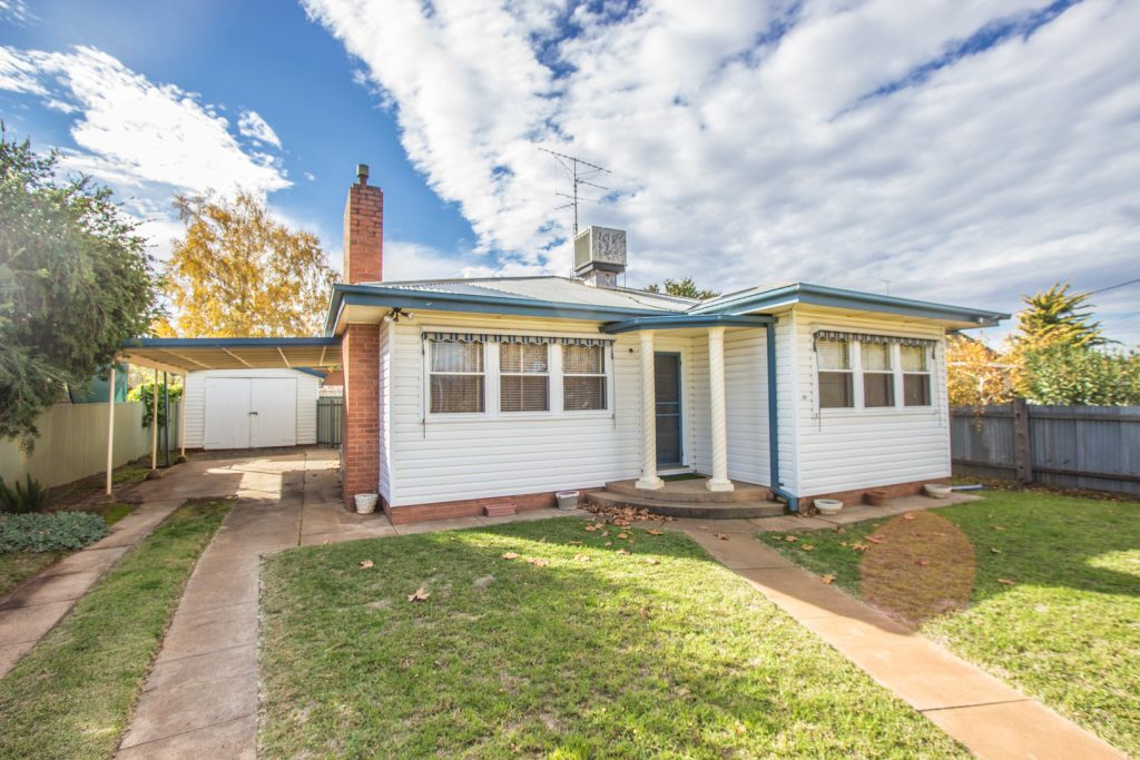 31 Victoria Avenue, Narrandera NSW 2700 - McGrath Riverina