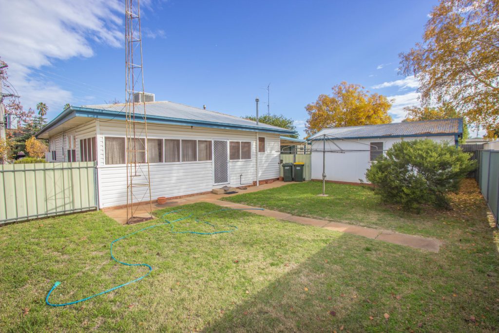 31 Victoria Avenue, Narrandera NSW 2700 - photo 13