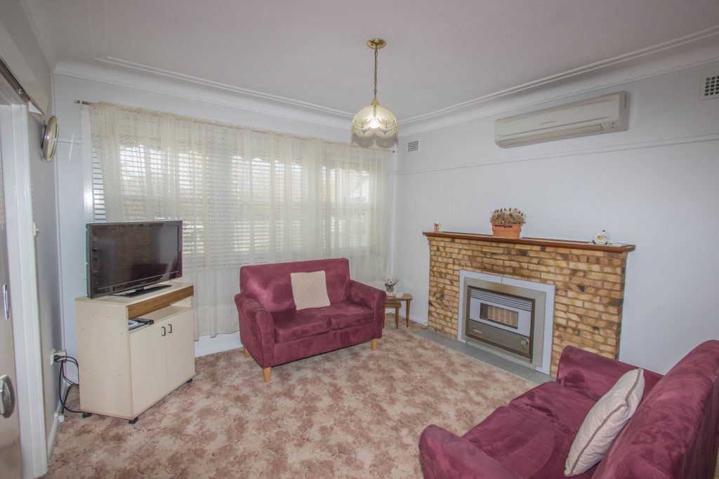 31 Victoria Avenue, Narrandera NSW 2700 - photo 3