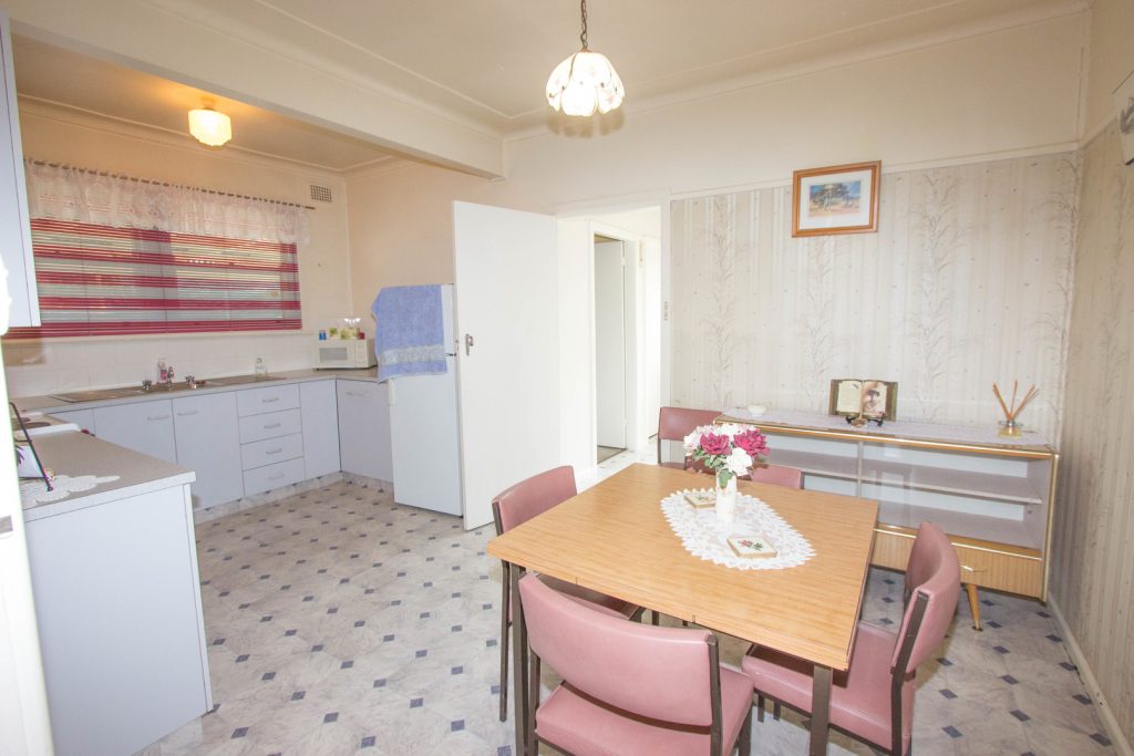 31 Victoria Avenue, Narrandera NSW 2700 - photo 5