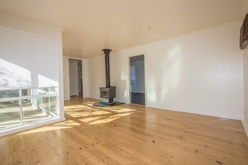 8 Frank Street, Narrandera NSW 2700 - photo 2