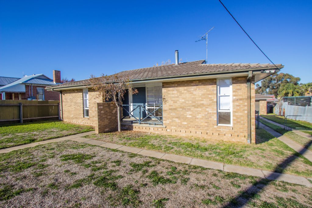 8 Frank Street, Narrandera NSW 2700 - McGrath Riverina