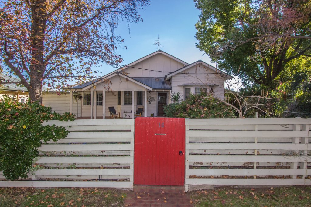 16 William Street, Narrandera NSW 2700 - photo 2