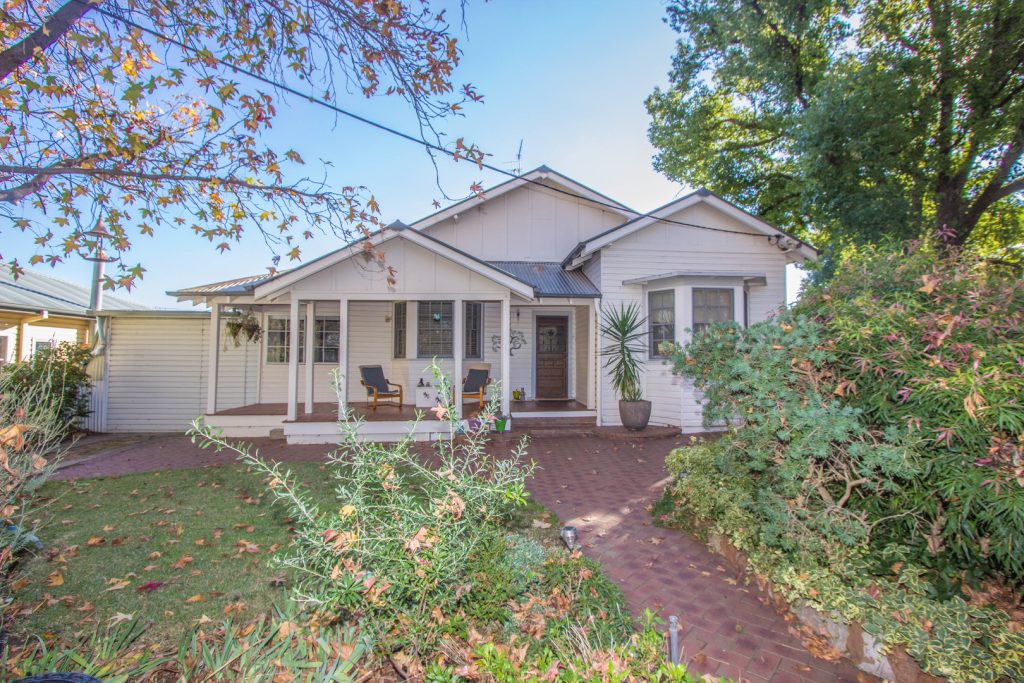 16 William Street, Narrandera NSW 2700 - McGrath Riverina