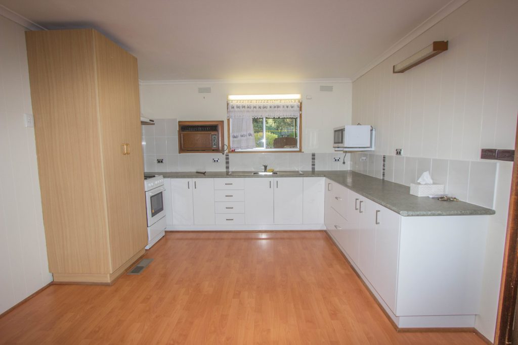 73 Melbourne Street, Narrandera NSW 2700 - photo 4