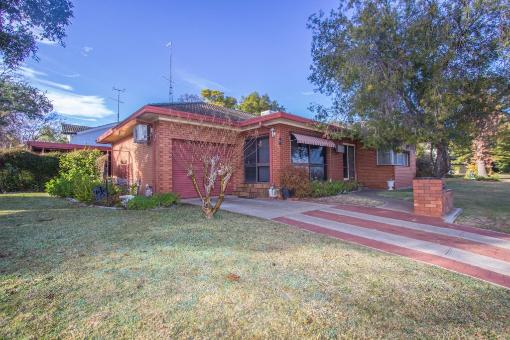 1 Shady Street, Narrandera NSW 2700 - McGrath Riverina