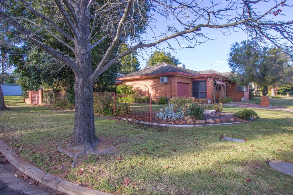 1 Shady Street, Narrandera NSW 2700 - photo 12