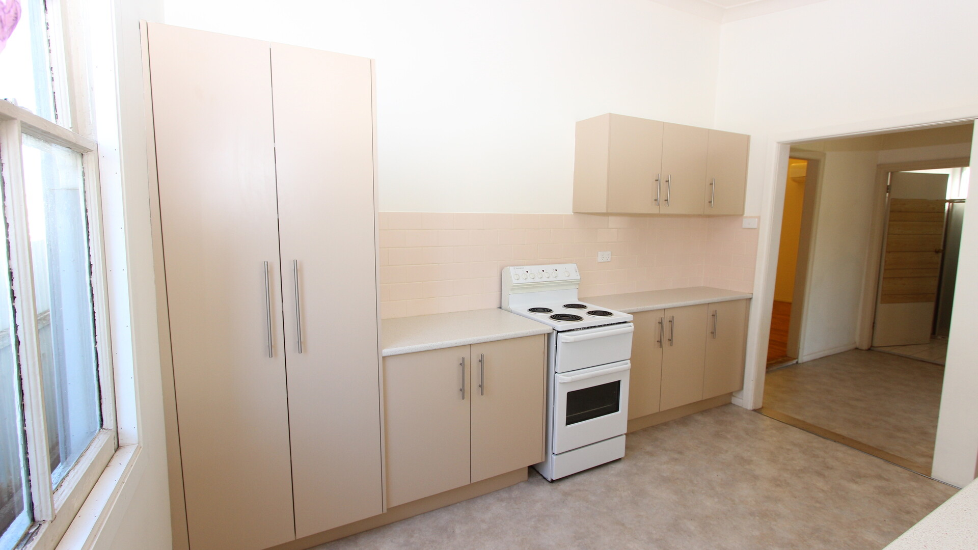 105 Hoskins Street, Temora NSW 2666 - photo 4