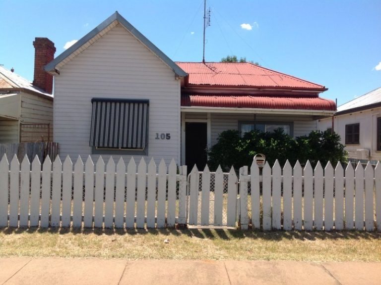 105 Hoskins Street, Temora NSW 2666 - McGrath Riverina