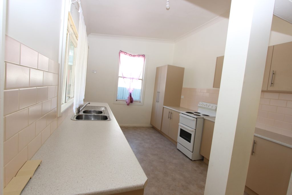 105 Hoskins Street, Temora NSW 2666 - photo 10