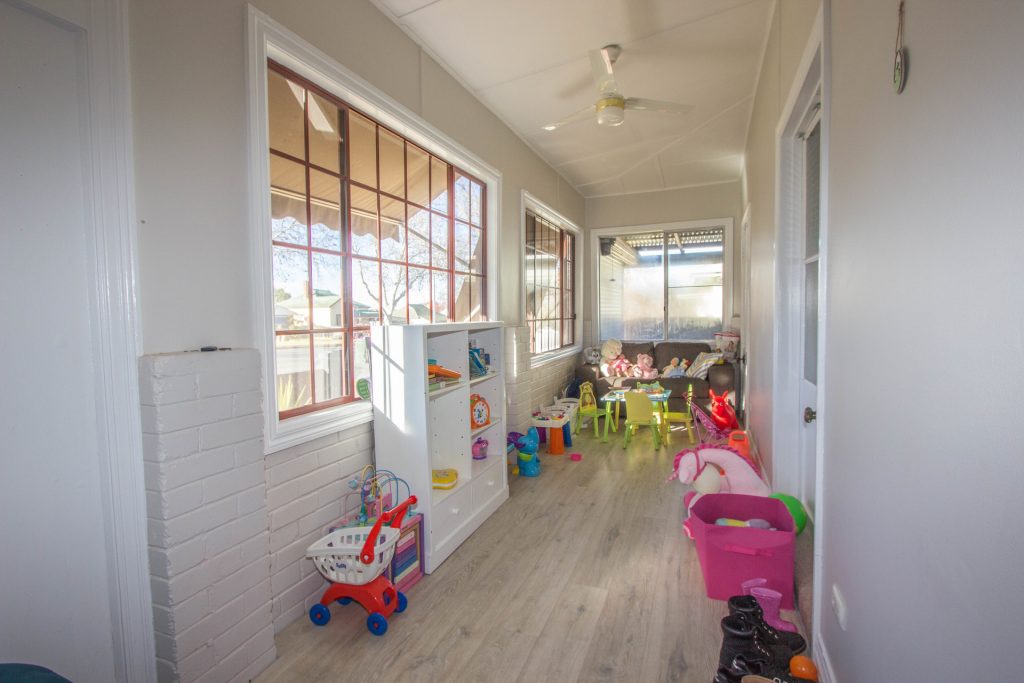 6 Arthur Street, Narrandera NSW 2700 - photo 2