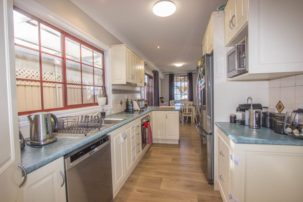 6 Arthur Street, Narrandera NSW 2700 - photo 4