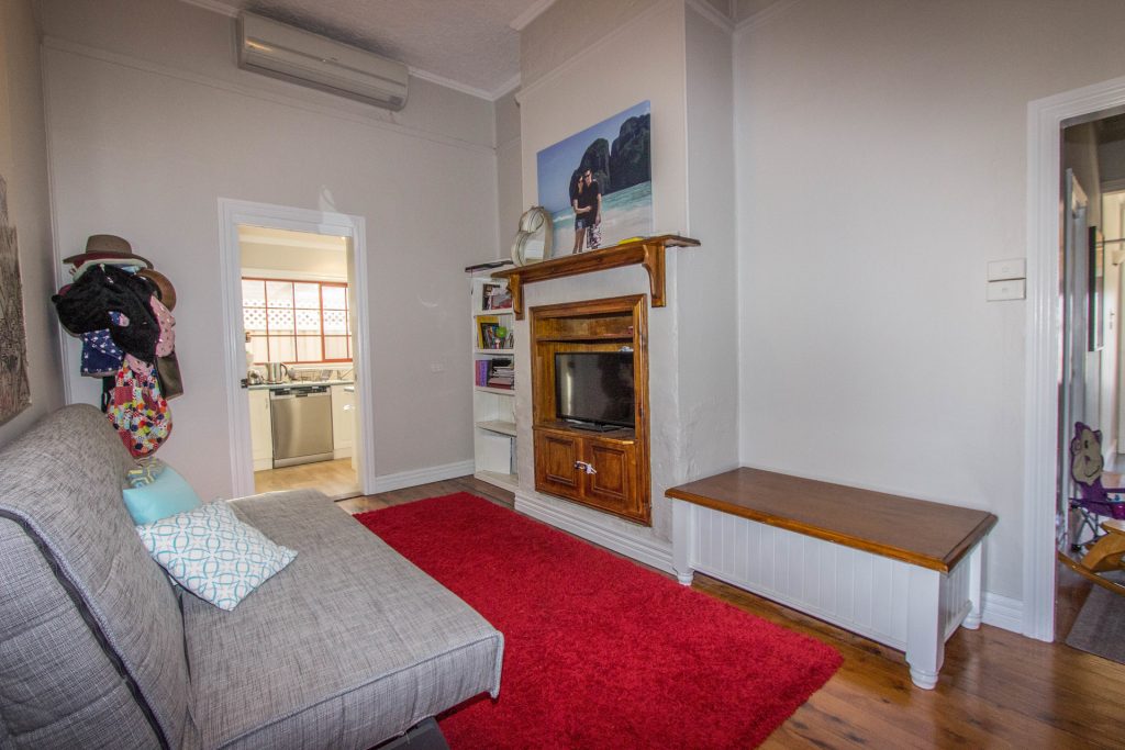 6 Arthur Street, Narrandera NSW 2700 - photo 6