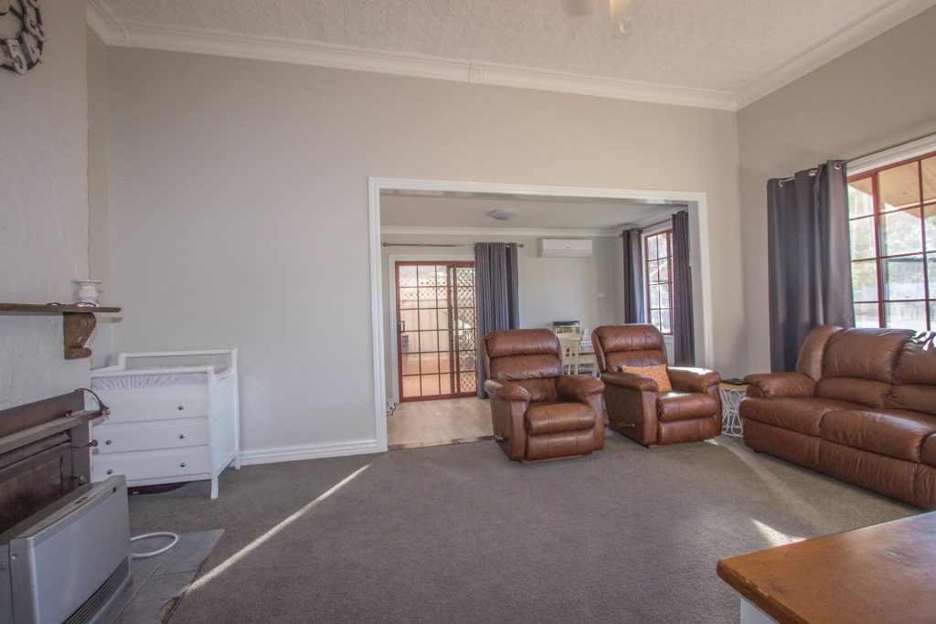6 Arthur Street, Narrandera NSW 2700 - photo 7