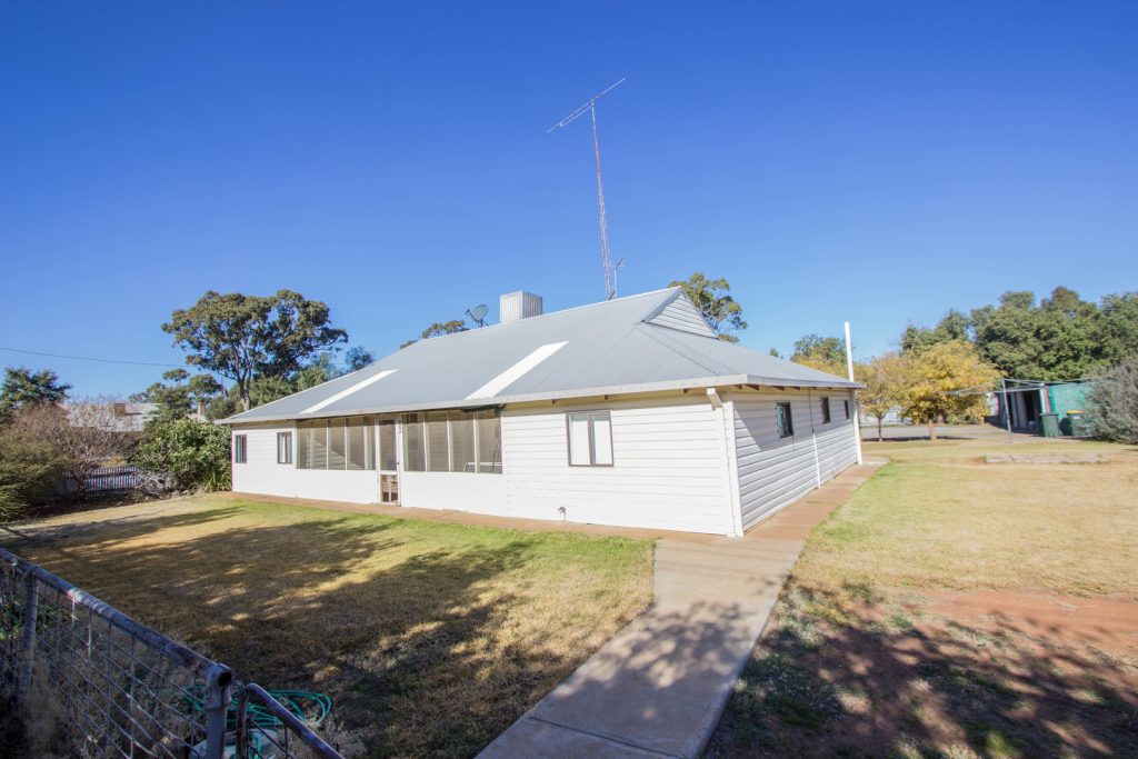 22 Mulga Street, Barellan NSW 2665 - photo 3