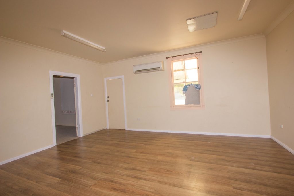 22 Mulga Street, Barellan NSW 2665 - photo 6
