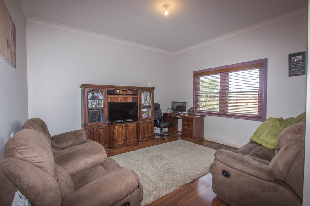 83 Ferrier Street, Narrandera NSW 2700 - photo 2