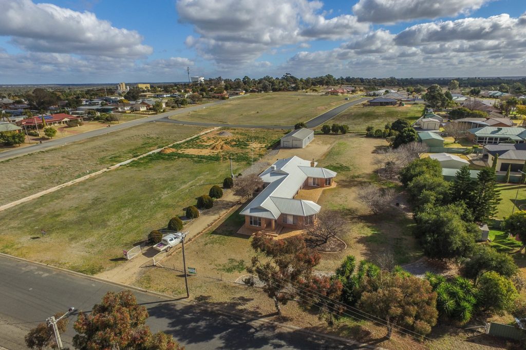 28 Racecourse Road, Narrandera NSW 2700 - photo 2
