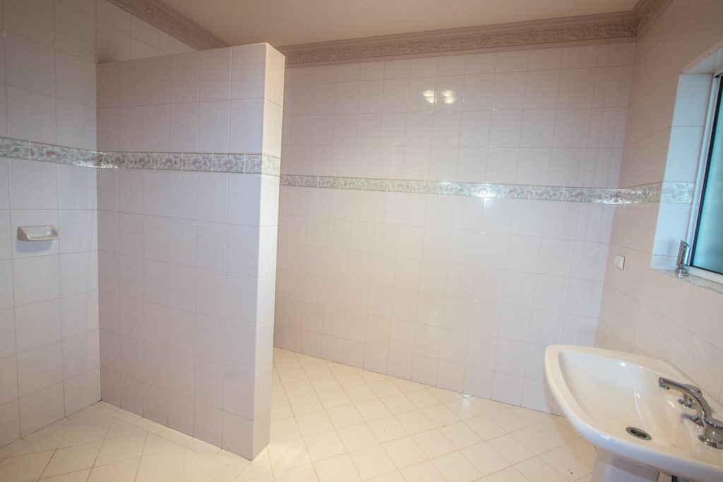 28 Racecourse Road, Narrandera NSW 2700 - photo 11