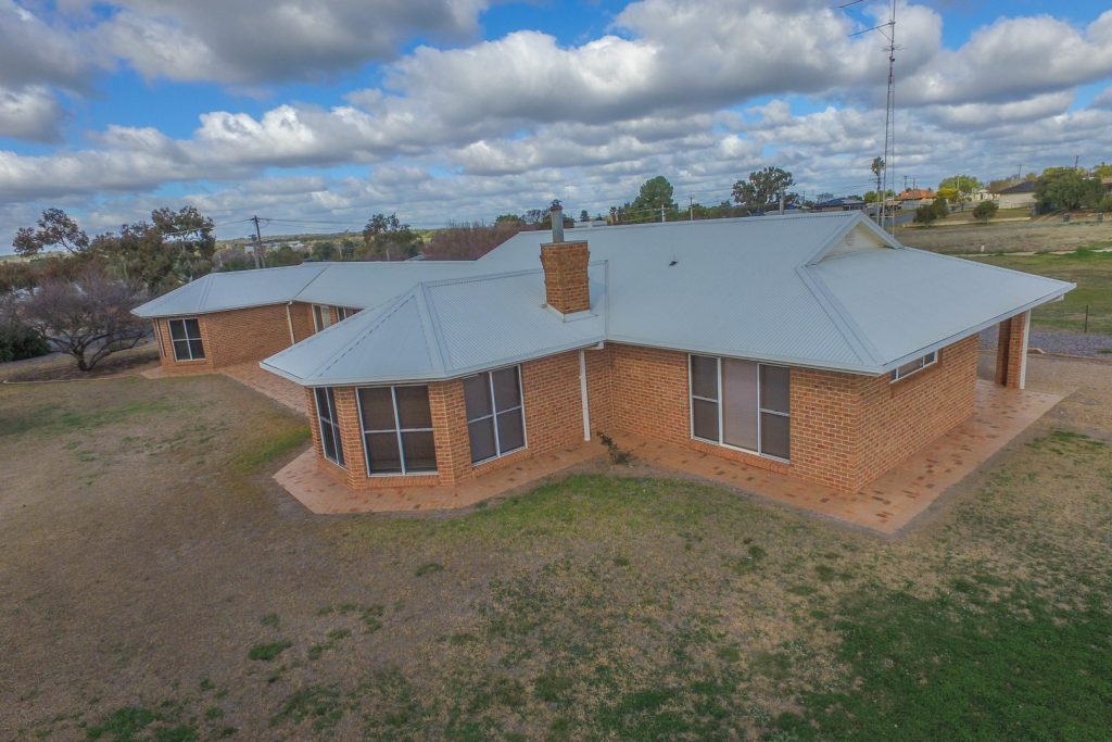 28 Racecourse Road, Narrandera NSW 2700 - photo 14