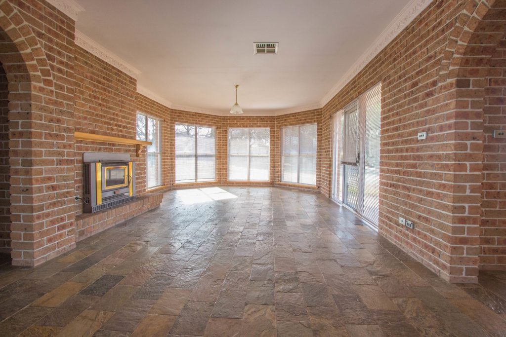 28 Racecourse Road, Narrandera NSW 2700 - photo 4