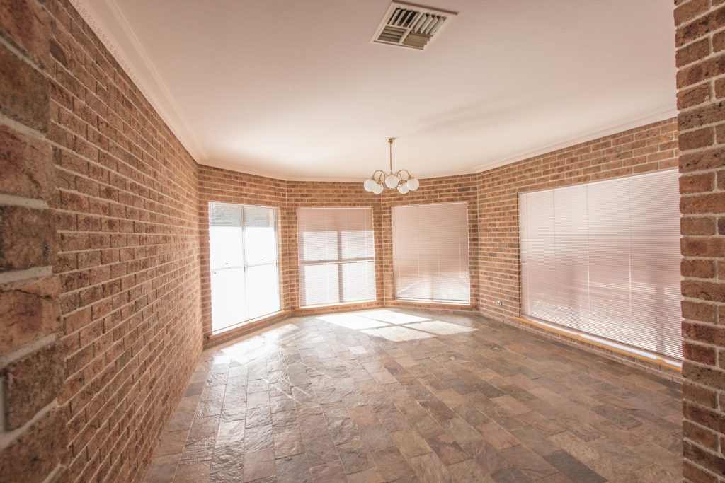28 Racecourse Road, Narrandera NSW 2700 - photo 6