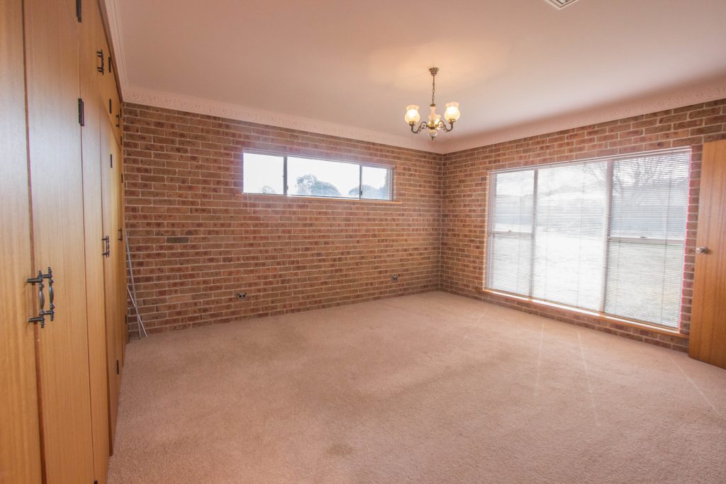 28 Racecourse Road, Narrandera NSW 2700 - photo 8