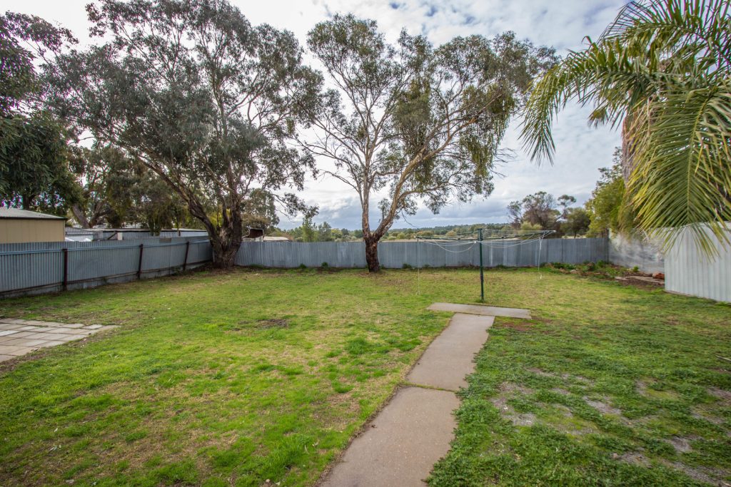 9 Watermain Street, Narrandera NSW 2700 - photo 8
