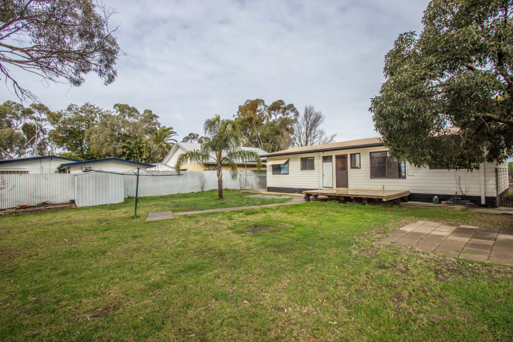9 Watermain Street, Narrandera NSW 2700 - photo 9