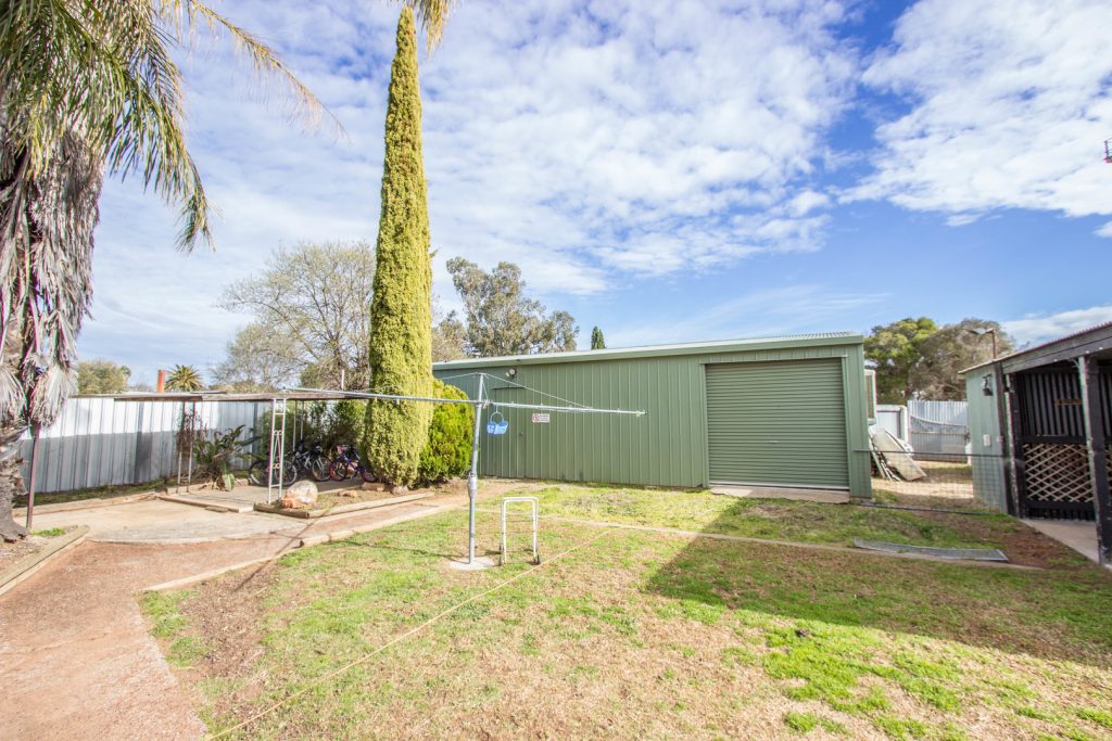 7 Coonong Avenue, Yanco NSW 2703 - photo 11
