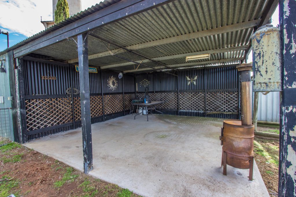 7 Coonong Avenue, Yanco NSW 2703 - photo 9