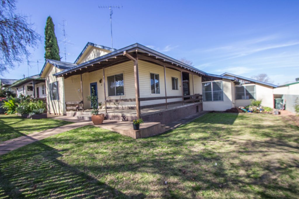 27 William Street, Narrandera NSW 2700 - McGrath Riverina