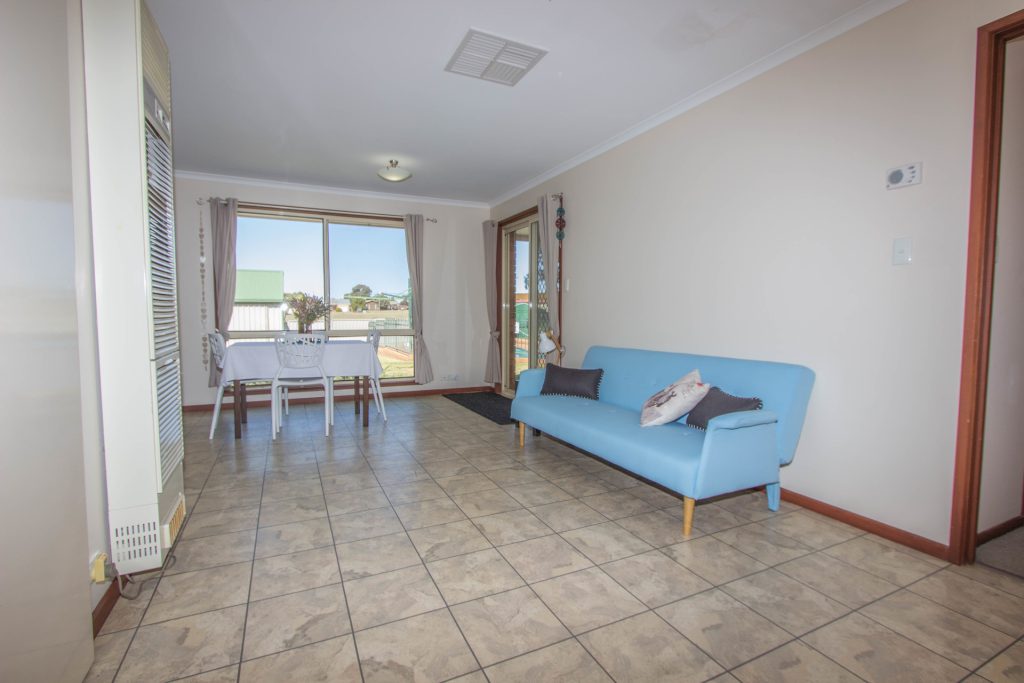 12 Kiesling Drive, Narrandera NSW 2700 - photo 5