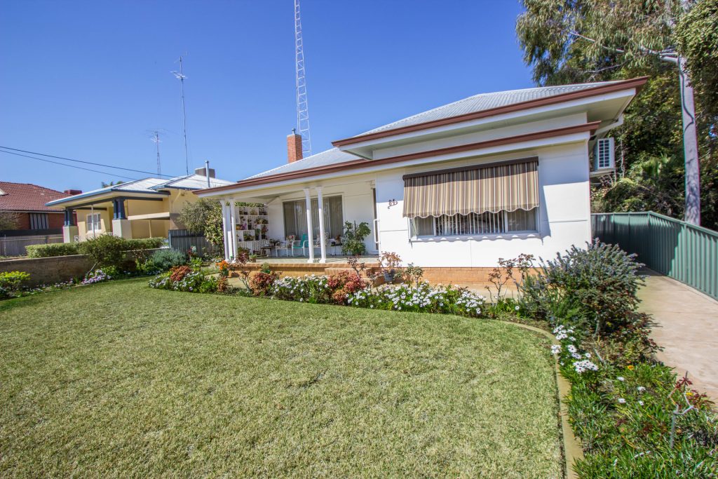 84 Victoria Avenue, Narrandera NSW 2700 - photo 2