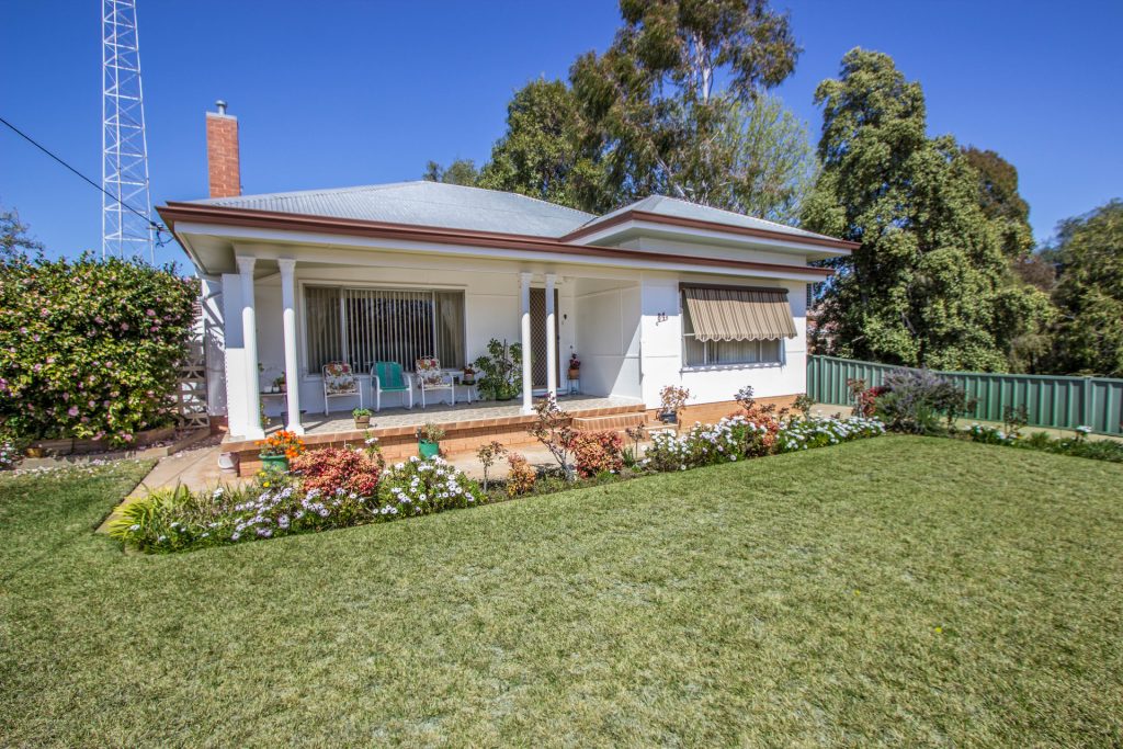 84 Victoria Avenue, Narrandera NSW 2700 - McGrath Riverina